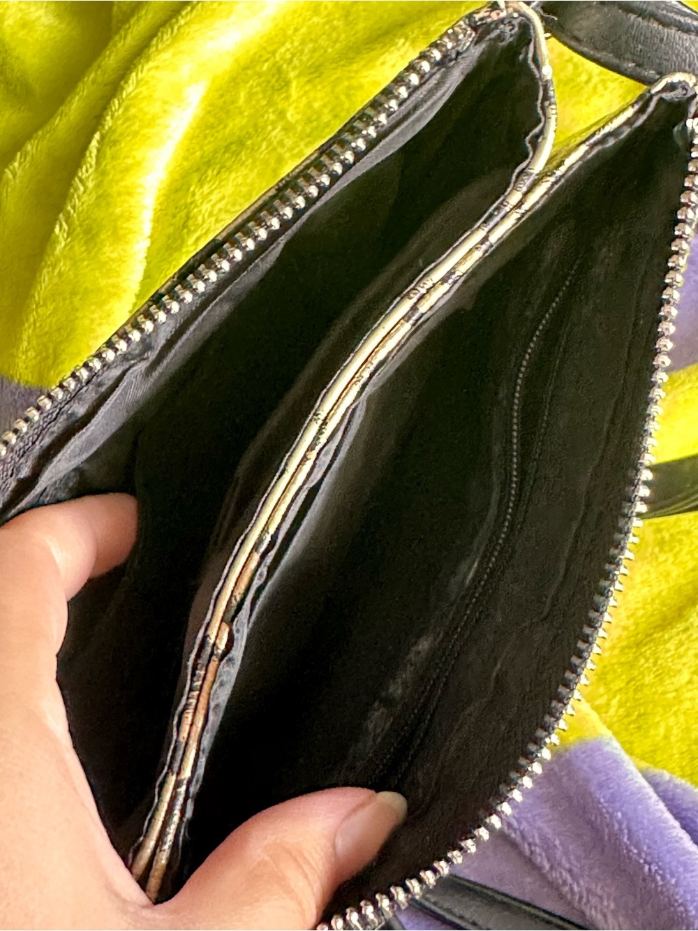 Purse - Picture 3 of 4